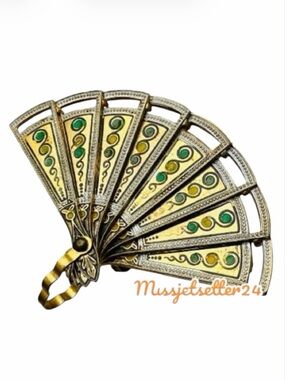 Vintage Moving Fan Shaped Brooch, Gold Tone